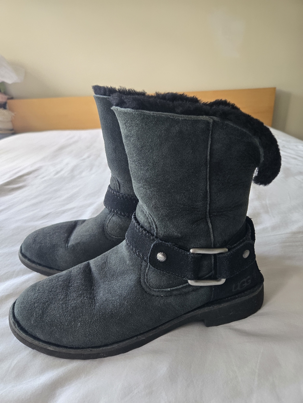 UGG Cedric Black Suede Shearling Moto Boots Size 10 *Read Description*